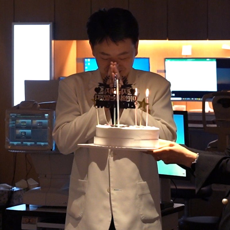 Pesta Ulang Tahun Direktur Utama Smile Eye Clinic Gangnam, Dr. Yeom Dong-ju!
