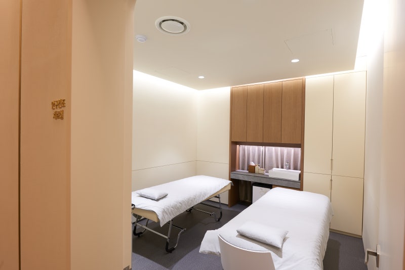 Are you looking for an ophthalmology clinic with evening hours? 사진 7