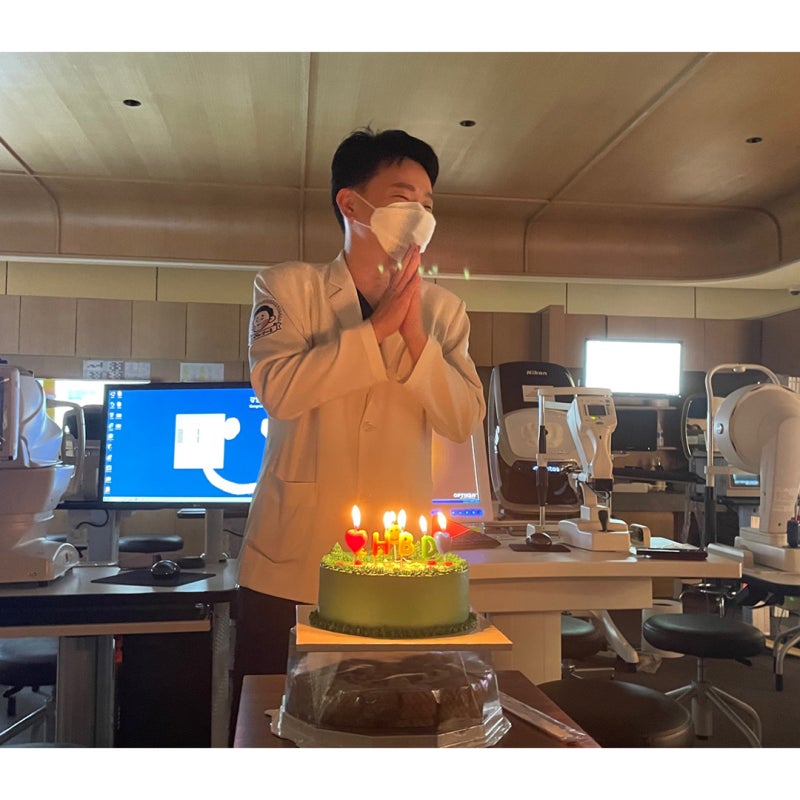 Chúc mừng sinh nhật Giám đốc đại diện Yeom Dong-ju của Gangnam Smile Eye Clinic ♥ 사진 3