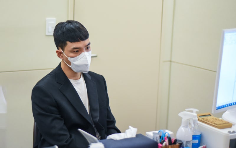 喜劇演員金基利先生蒞臨江南Smile眼科！