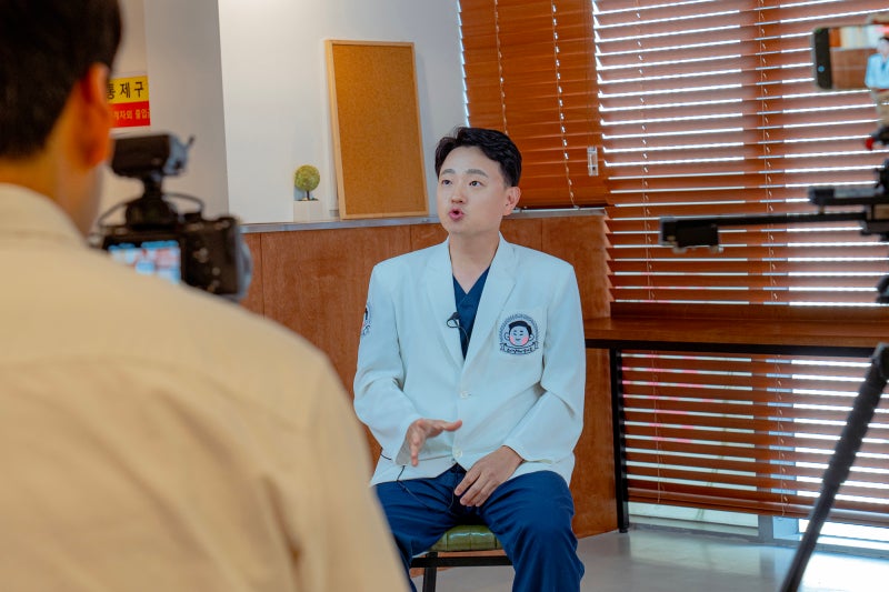 JTBC Sotamdaesil featuring Director Yeom Dong-ju 사진 4