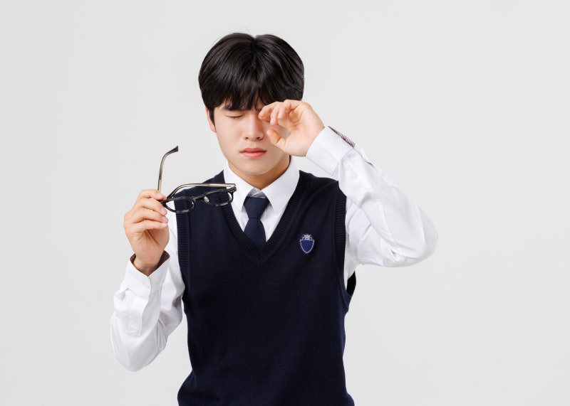 LASIK Eligibility Age for Students (Feat. Vision Correction Age and Precautions) 사진 2